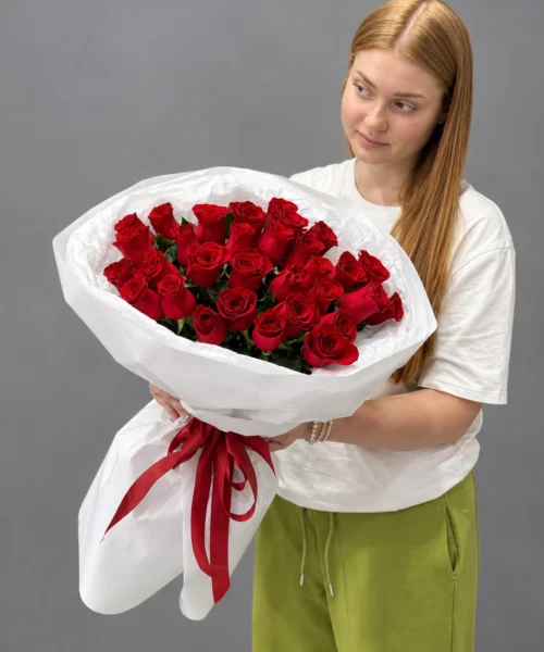 Букет из 31 красной розы