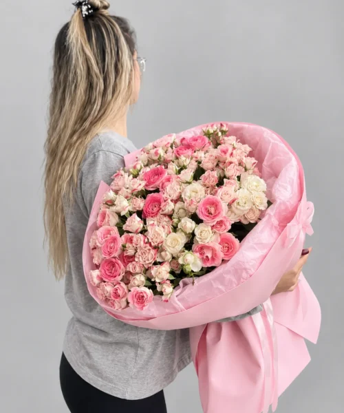 Букет из 35 кустовых роз